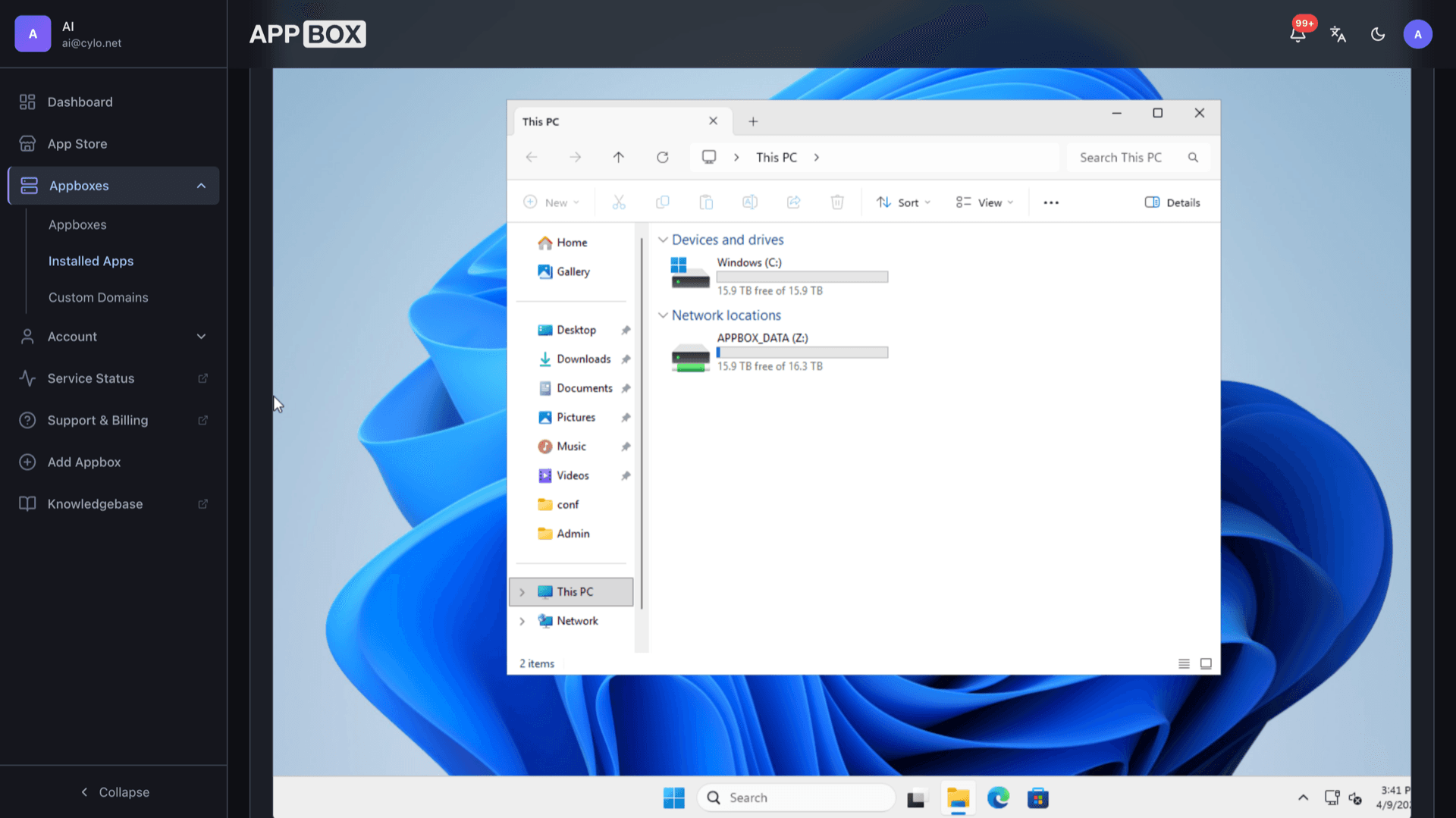 VM Console tab with the Windows 11 guest desktop visible through noVNC